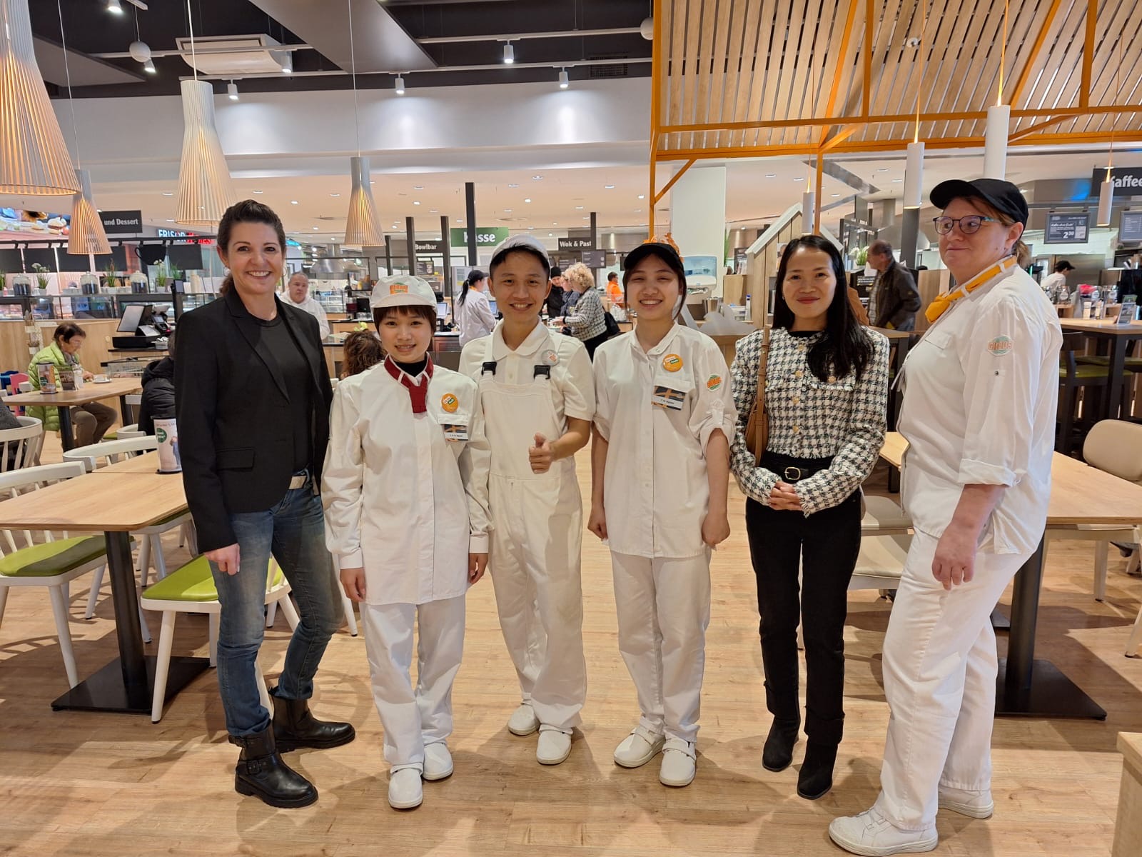 2025 flycom Globus Vogel